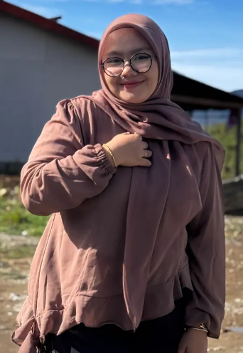 Foto Kerja Azizah Baylin Fitra