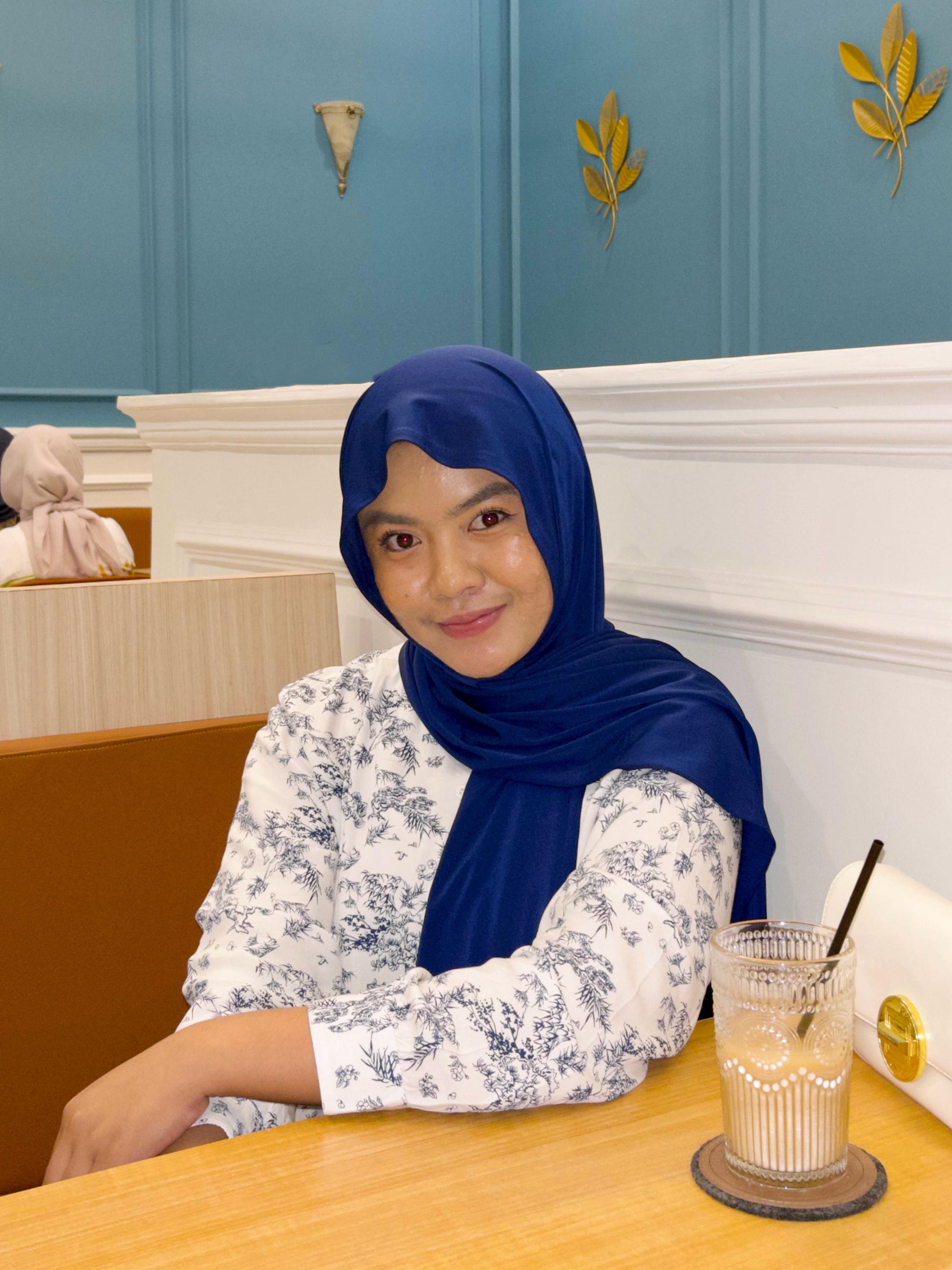 Foto Kerja Monica Cania